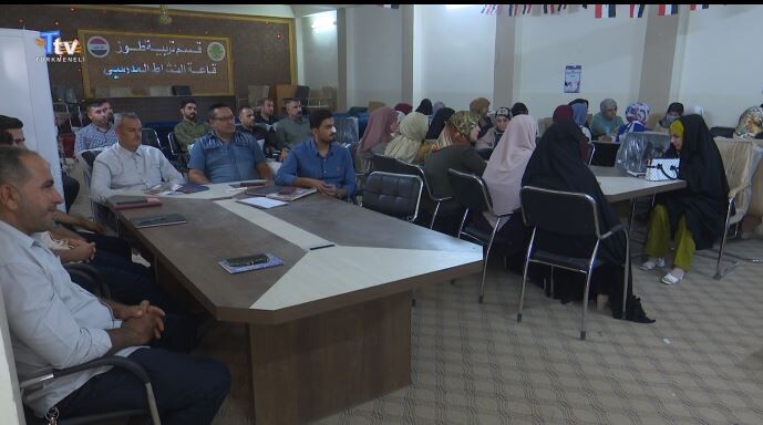 Tuzhurmatu’da sözleşmeli öğretmenlere matematik kursu verildi