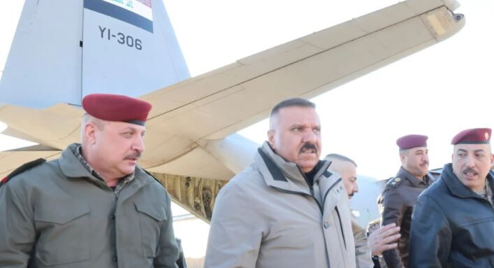 İçişleri Bakanı Şemmeri, Ayn ek-Esad Üssü'nü ziyaret etti